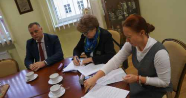 Umowa na dofinansowanie elektrowni słonecznej podpisana!