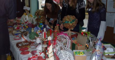Jarmarki mikołajkowo-świąteczne w starostwie