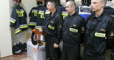 Samorząd inwestuje w strażak&oacute;w