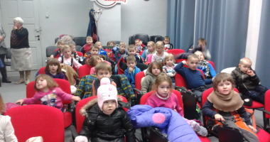 Nocne film&oacute;w oglądanie