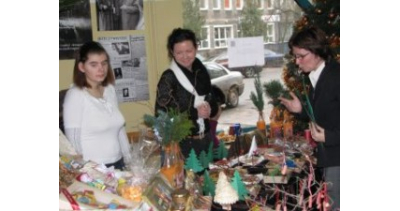 KIERMASZ ŚWIĄTECZNY W STAROSTWIE POWIATOWYM