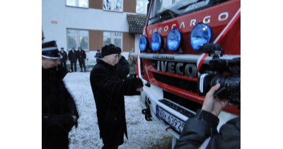 Nowy samochód ratowniczo-gaśniczy dla OSP Waplewo