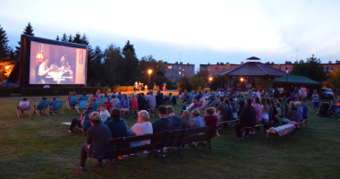 Powiatowe Kino pod Gwiazdami - przystanek Świątki