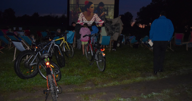 Powiatowe Kino pod Gwiazdami - przystanek Klebark Wielki