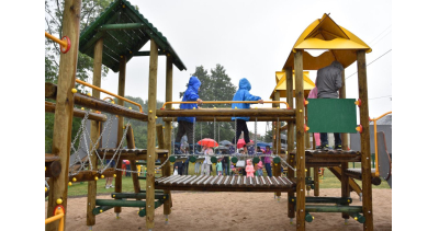 Plac zabaw w Biesowie otwarty