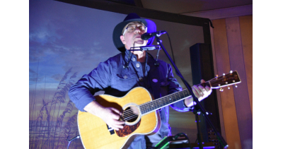 Wiecz&oacute;r szant i poezji