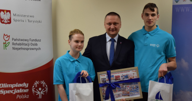 Mieszkańcy powiatu lecą do Abu Dhabi