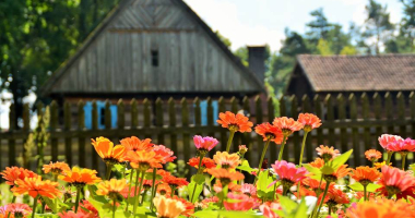 Maj&oacute;wka w skansenie