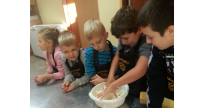 Nauka lepienia pierogów