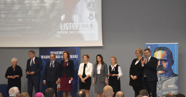 Urzędnicy z odznaczeniem państwowym