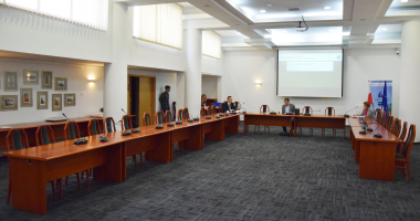 Sesja rady powiatu: nadzwyczajna i niezwykła