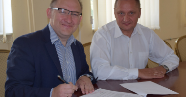 Laptopy dla uczni&oacute;w powiatowych szk&oacute;ł