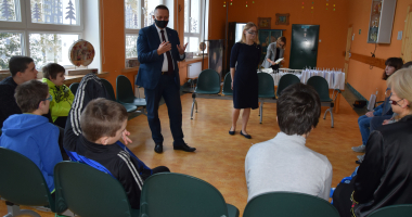 Dzieci nagrodzone za ozdoby świąteczne