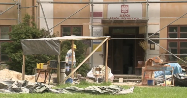 Kolejne środki na ratowanie pałacu w Smolajnach