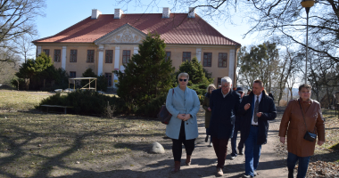 Radni w powiatowych szkołach w Dobrym Mieście