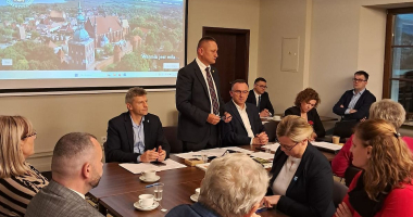 Święta Warmia coraz większa