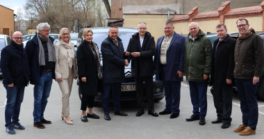 Bus dla os&oacute;b z niepełnosprawnościami oraz tona żywności trafią do obwodu r&oacute;wieńskiego